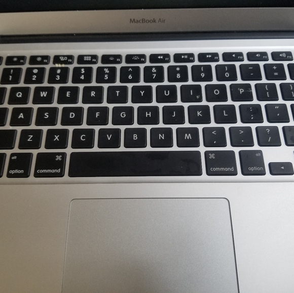 Apple MacBook Air A1466 13” – Sleek, Reliable, Lightweight – MagSafe, Reset - Picture 5 of 6